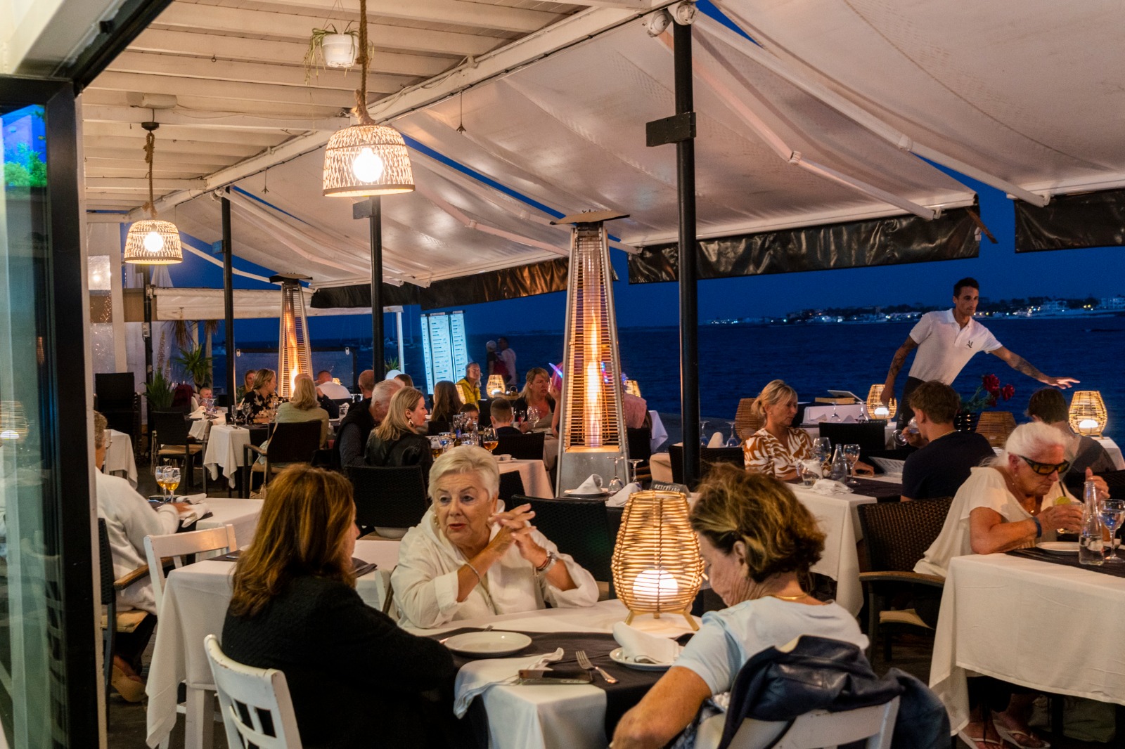 La Marquesina, ristorante a Corralejo · lungomare