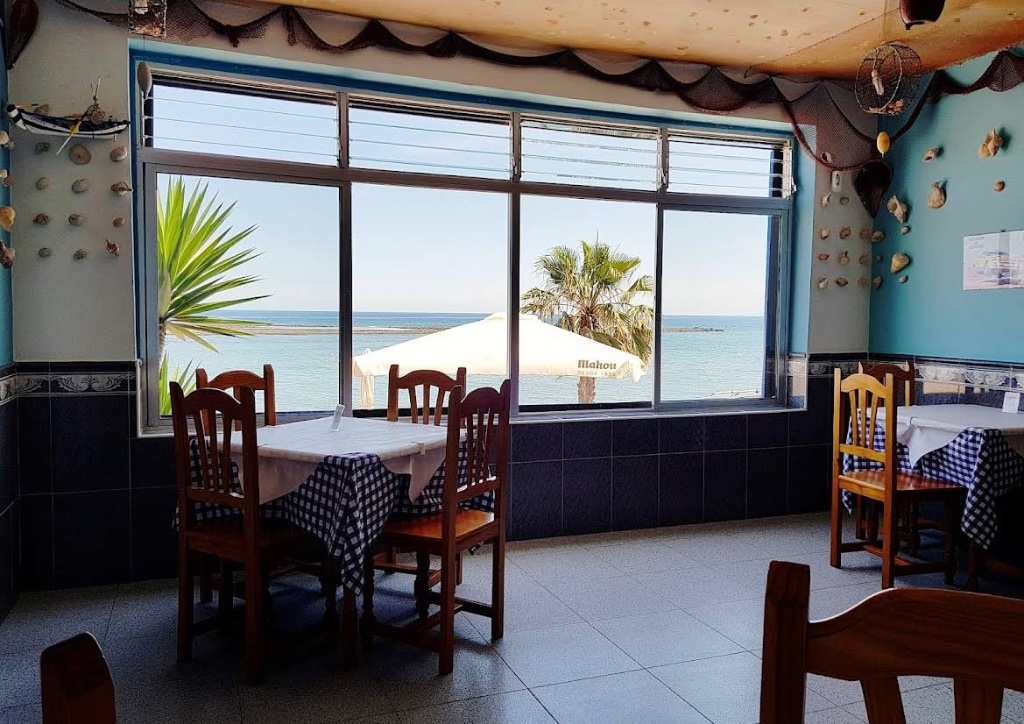 Los Caracolitos, ristorante a Salinas del Carmen · costa est